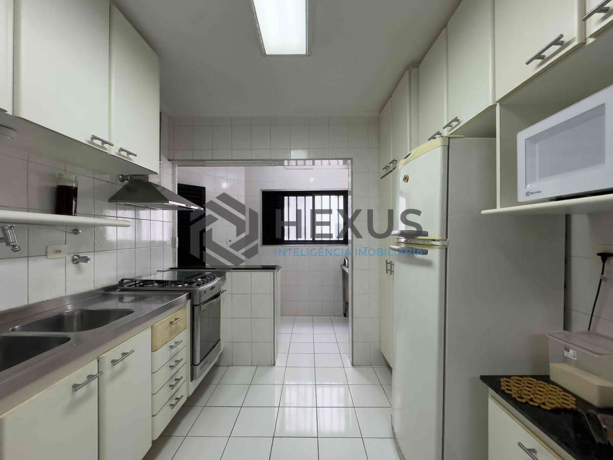 Foto 22 de Apartamento com varanda e lazer na beira mar da Praia das Pitangueiras, Guaruja