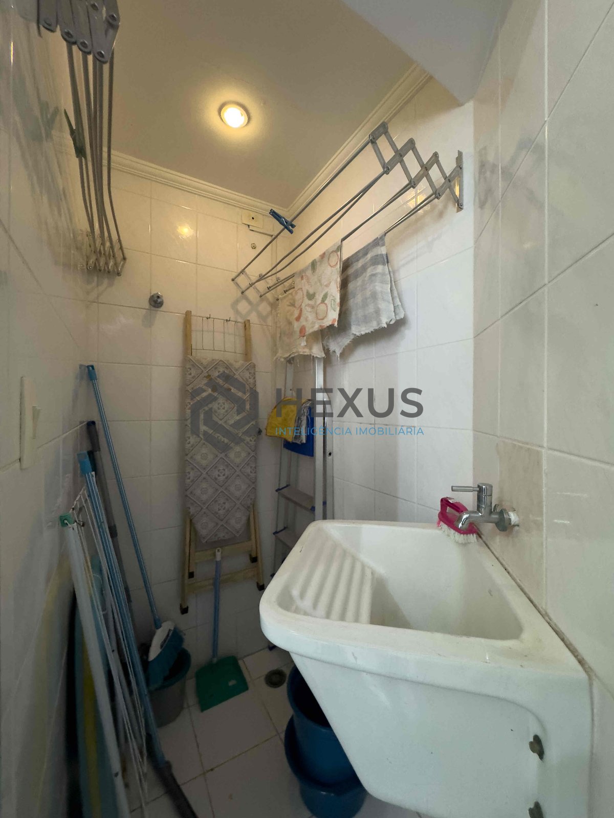 Foto 25 de Apartamento com varanda e lazer na beira mar da Praia das Pitangueiras, Guaruja