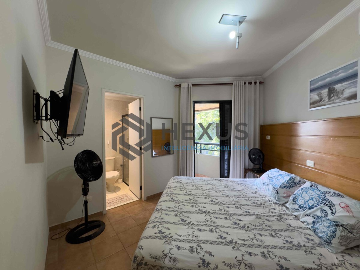 Foto 10 de Apartamento com varanda e lazer na beira mar da Praia das Pitangueiras, Guaruja