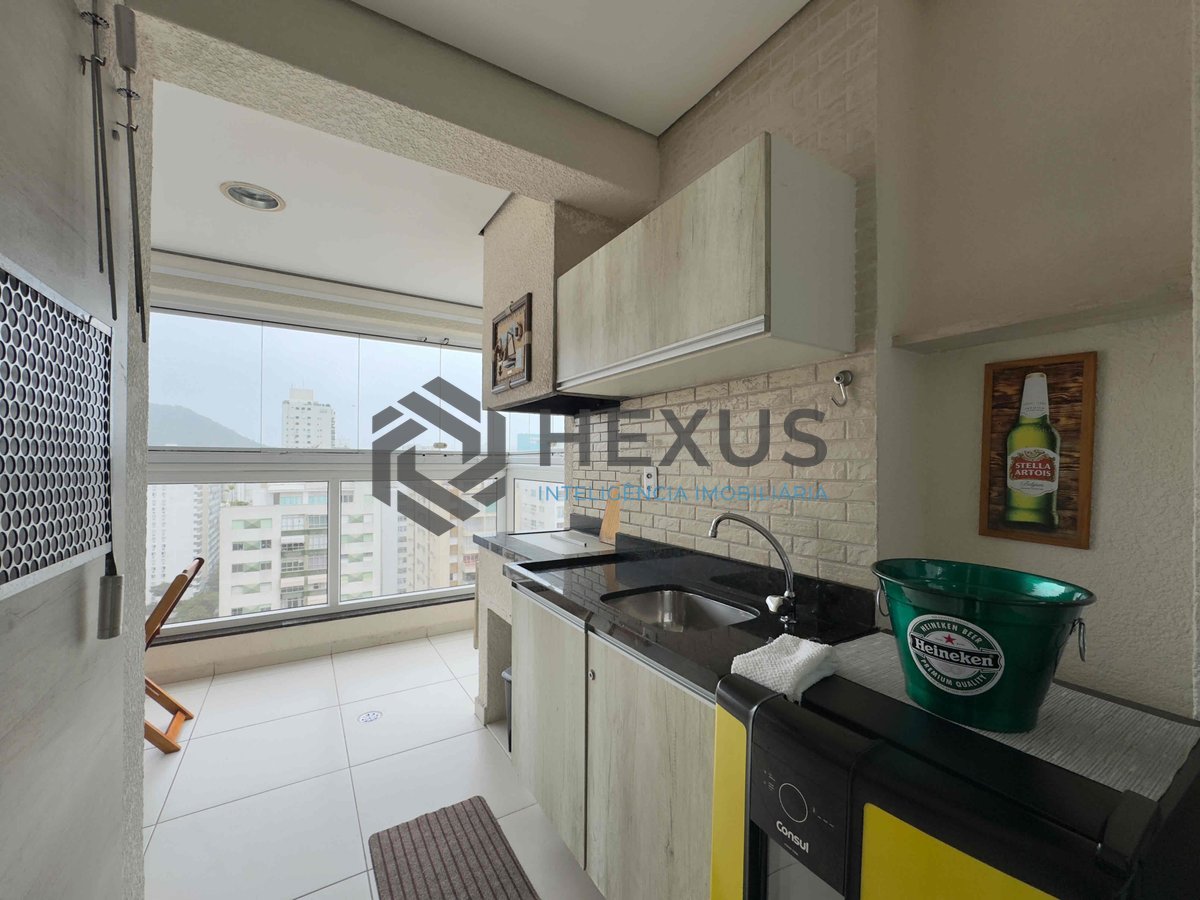 Foto 11 de Apartamento com varanda gourmet a uma quadra da Praia das Pitangueiras, Guaruja