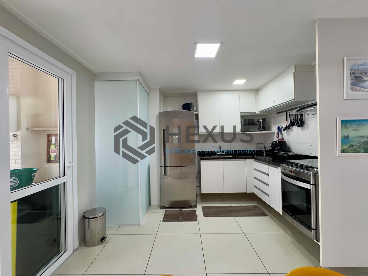 Foto 16 de Apartamento com varanda gourmet a uma quadra da Praia das Pitangueiras, Guaruja