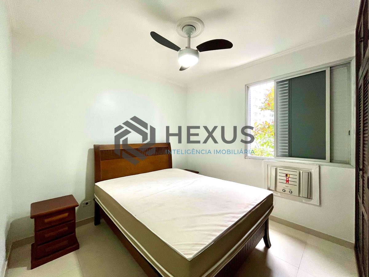 Foto 12 de Apartamento com varanda a uma quadra da Praia das Pitangueiras, Guaruja