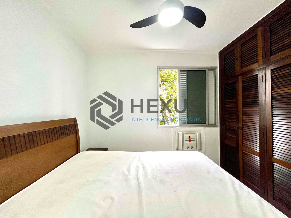 Foto 13 de Apartamento com varanda a uma quadra da Praia das Pitangueiras, Guaruja