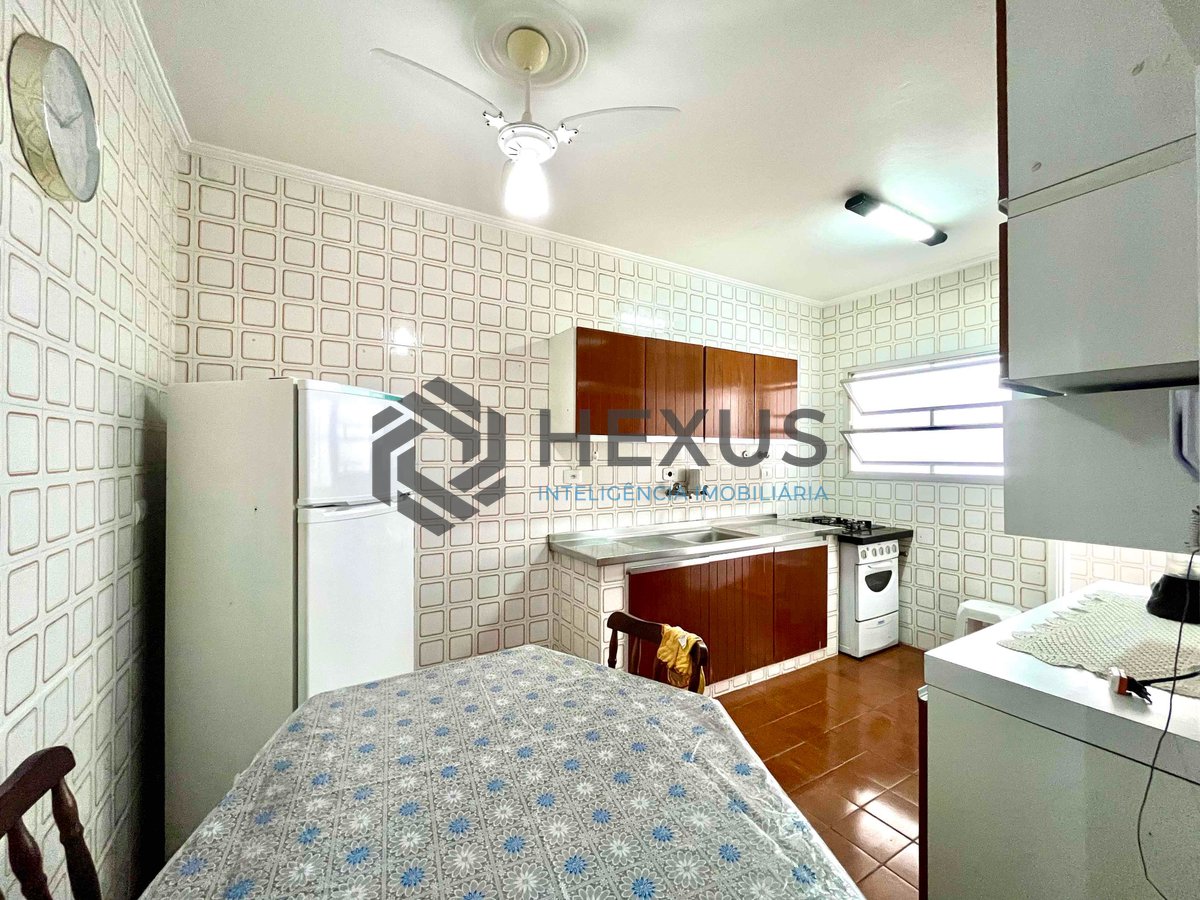 Foto 17 de Apartamento com varanda a uma quadra da Praia das Pitangueiras, Guaruja