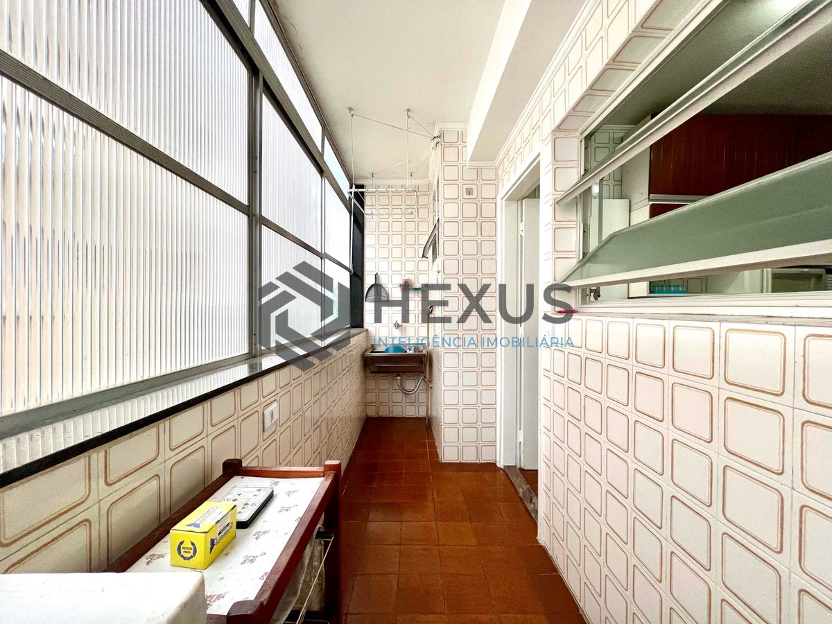 Foto 20 de Apartamento com varanda a uma quadra da Praia das Pitangueiras, Guaruja