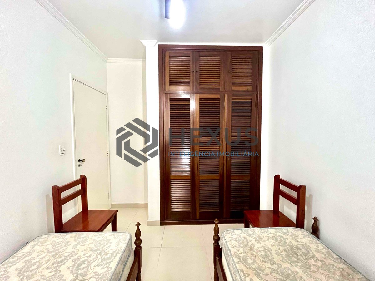 Foto 10 de Apartamento com varanda a uma quadra da Praia das Pitangueiras, Guaruja
