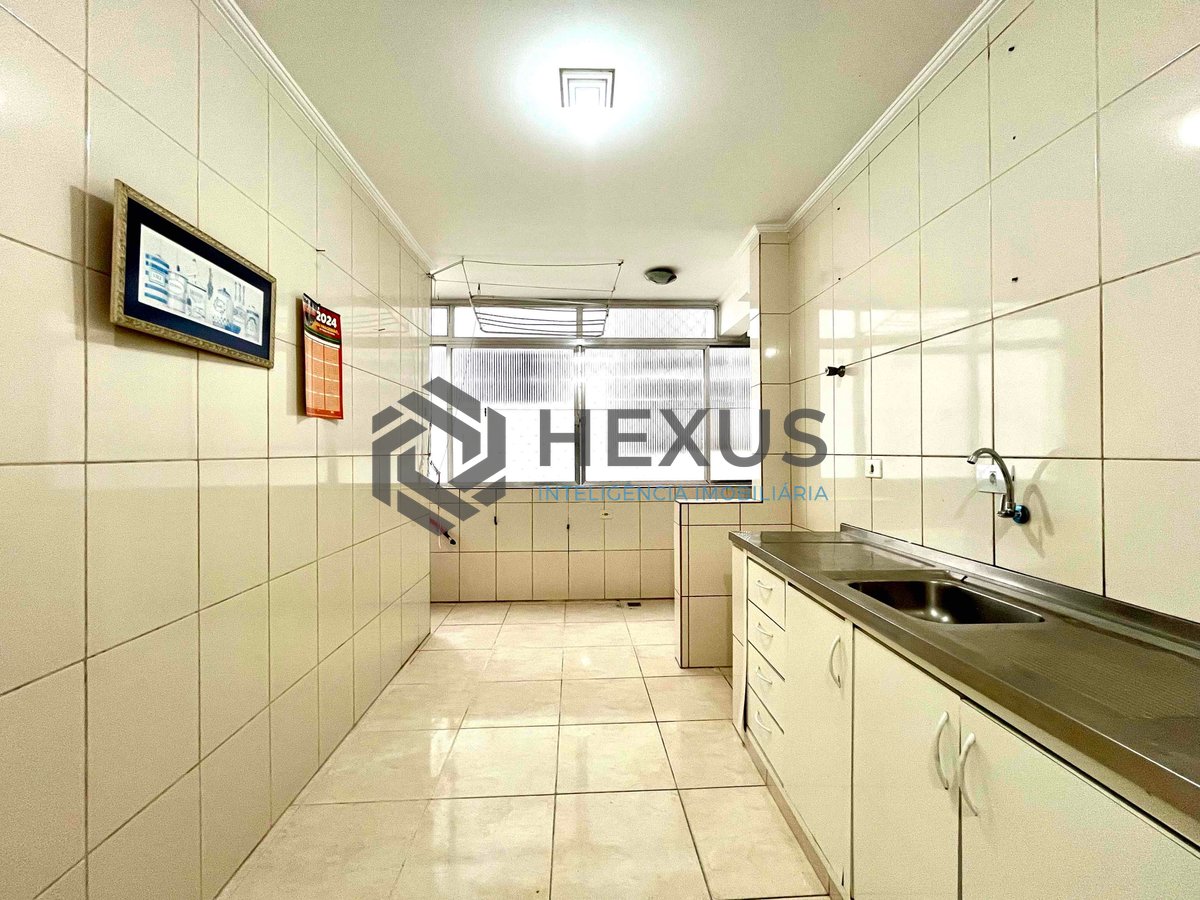 Foto 13 de Apartamento com varanda a uma quadra da Praia das Pitangueiras, Guaruja
