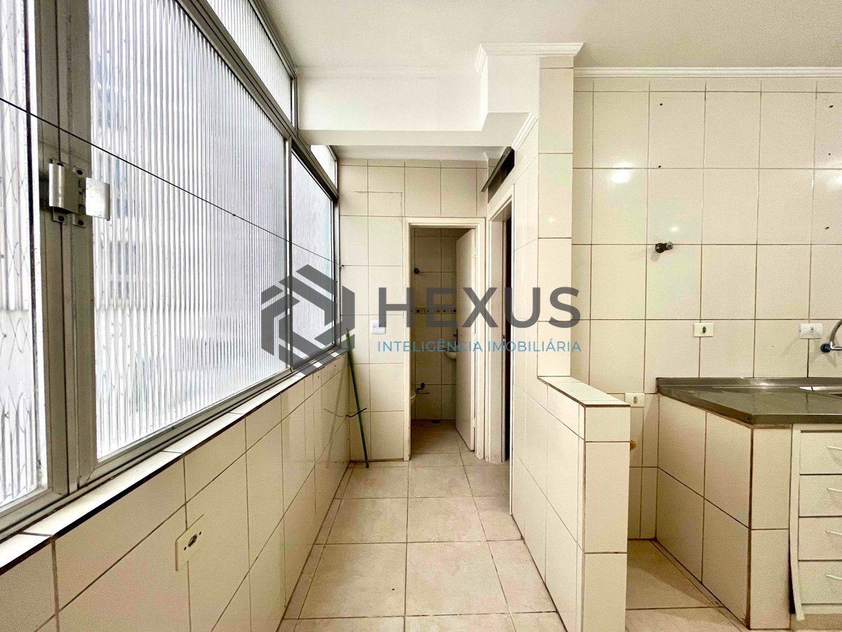 Foto 16 de Apartamento com varanda a uma quadra da Praia das Pitangueiras, Guaruja