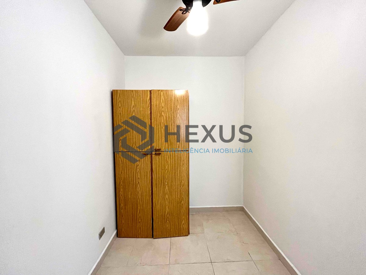 Foto 18 de Apartamento com varanda a uma quadra da Praia das Pitangueiras, Guaruja
