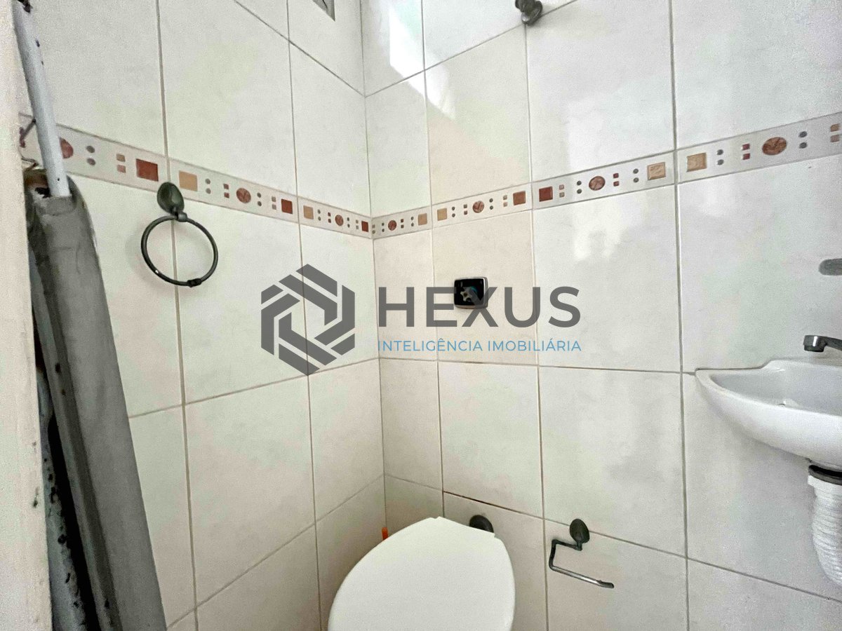 Foto 20 de Apartamento com varanda a uma quadra da Praia das Pitangueiras, Guaruja