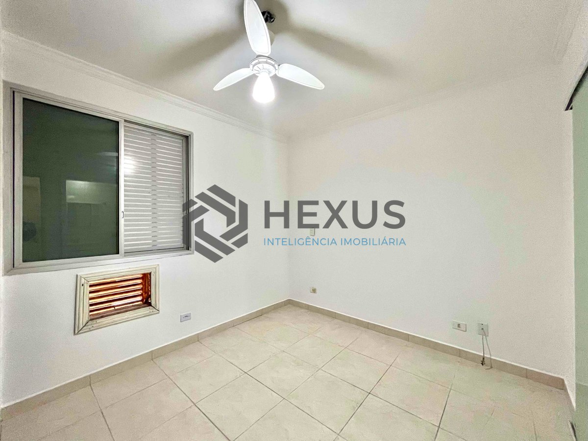Foto 5 de Apartamento com varanda a uma quadra da Praia das Pitangueiras, Guaruja