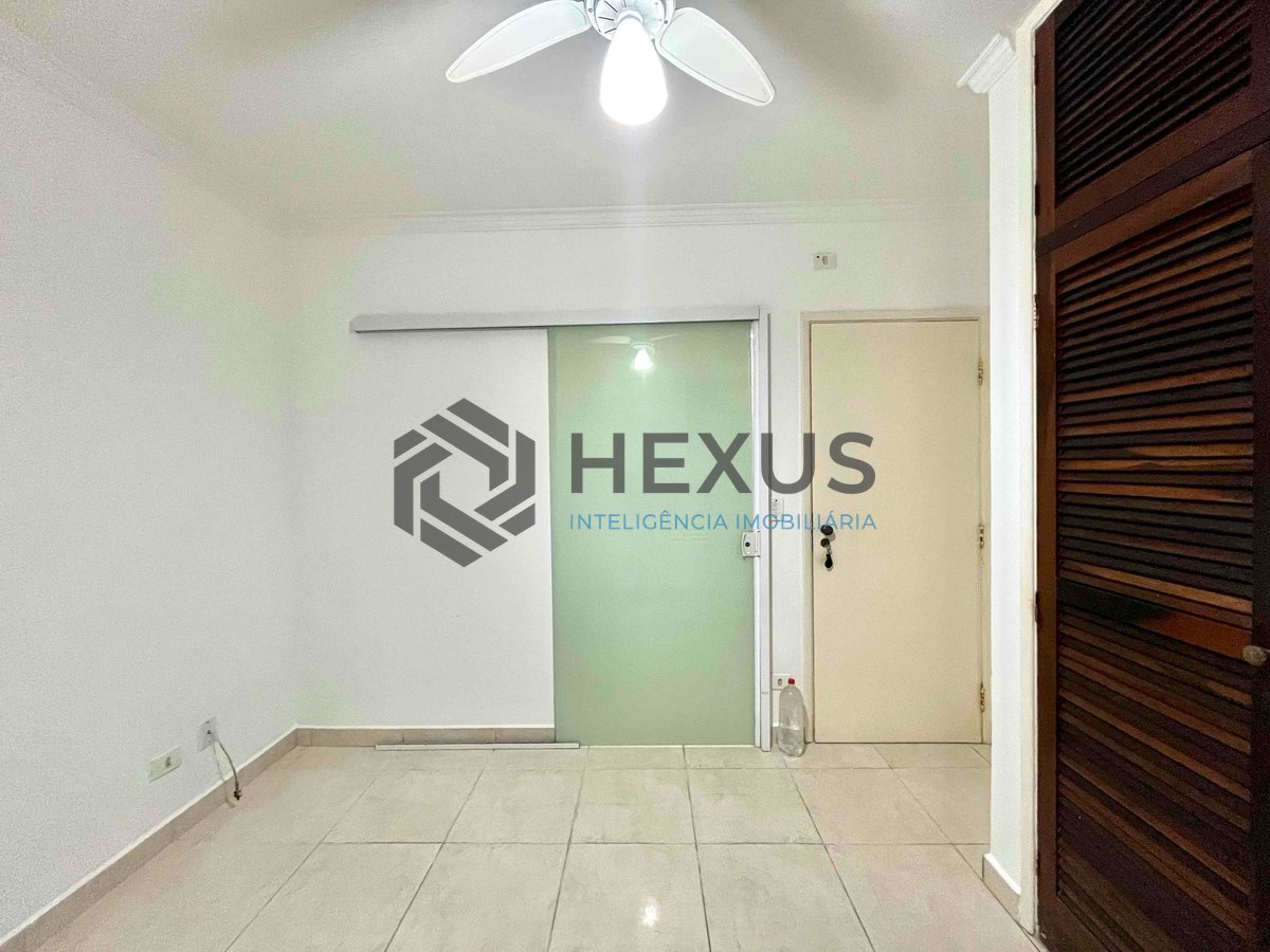 Foto 7 de Apartamento com varanda a uma quadra da Praia das Pitangueiras, Guaruja