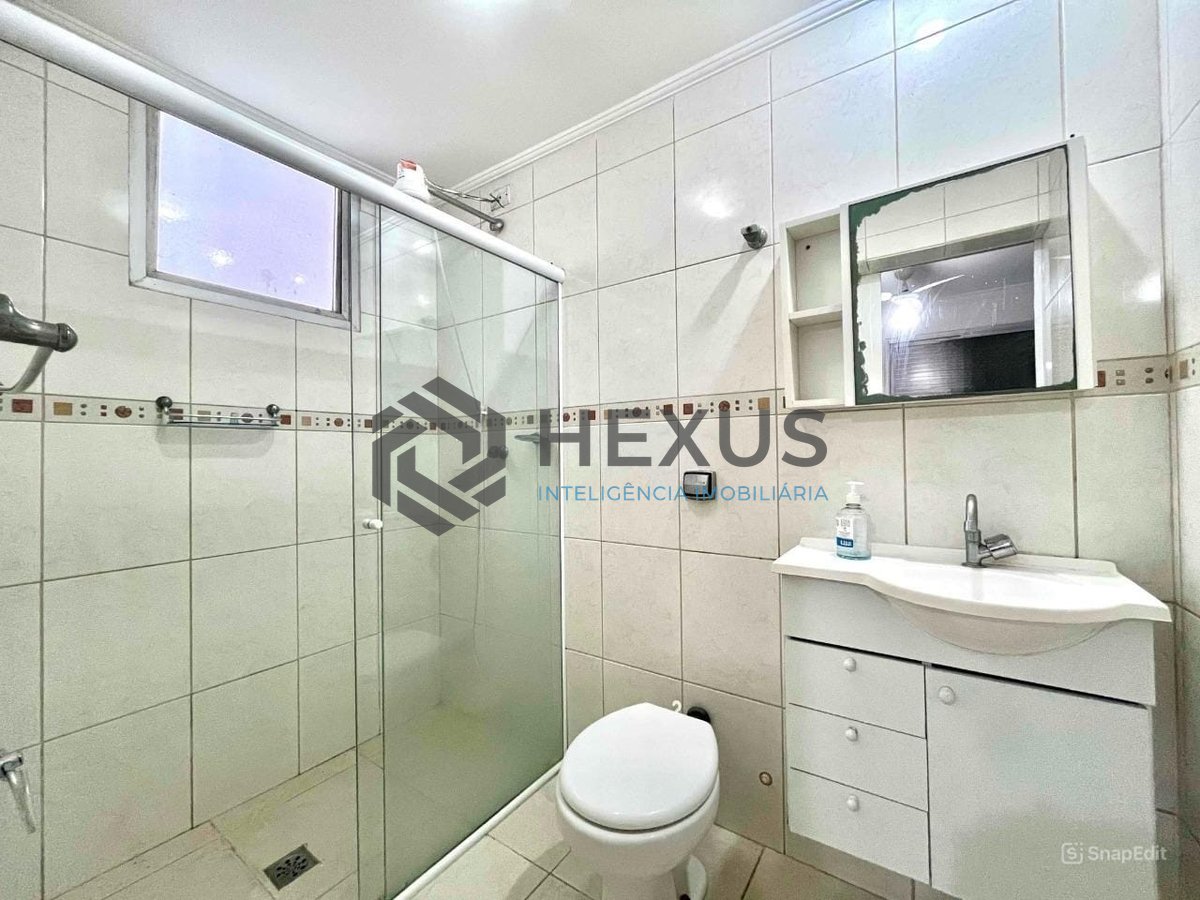 Foto 8 de Apartamento com varanda a uma quadra da Praia das Pitangueiras, Guaruja