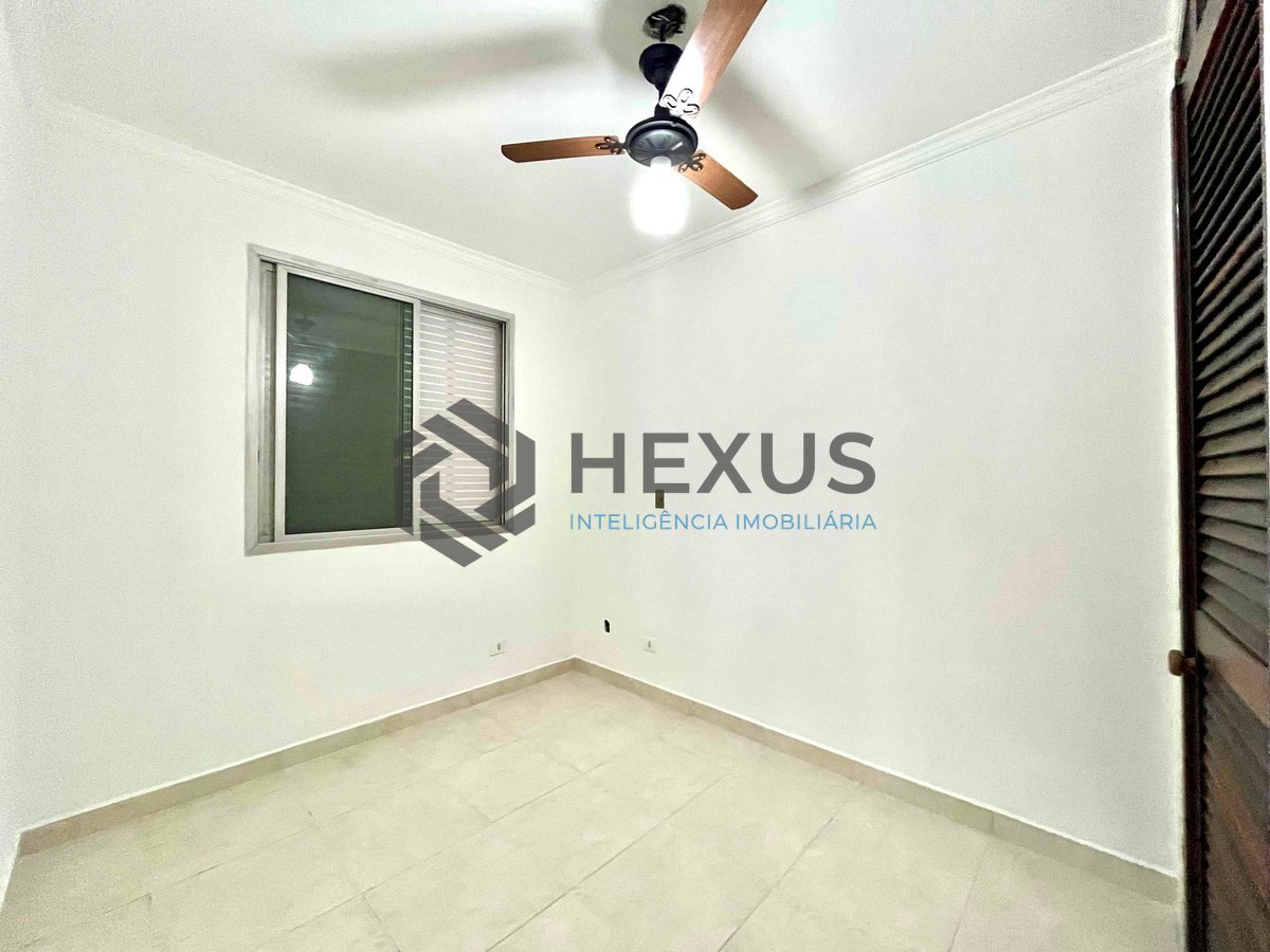 Foto 9 de Apartamento com varanda a uma quadra da Praia das Pitangueiras, Guaruja