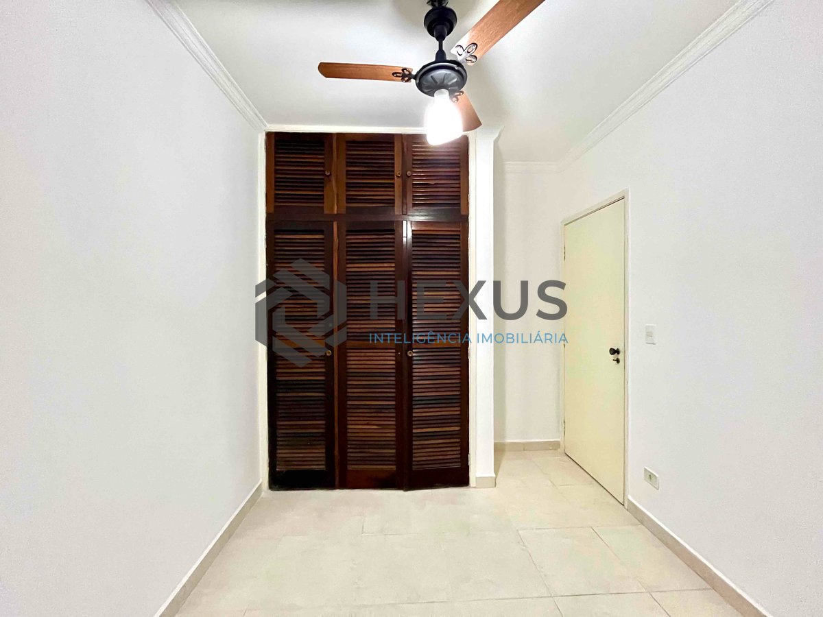 Foto 10 de Apartamento com varanda a uma quadra da Praia das Pitangueiras, Guaruja