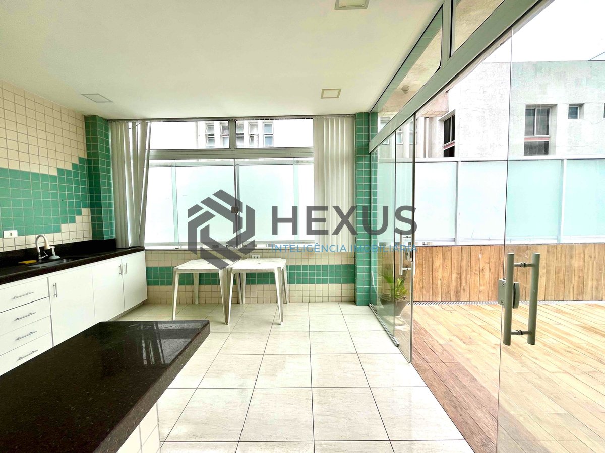 Foto 25 de Cobertura duplex com área gourmet e sauna com hidromassagem a uma quadra da Praia das Pitangueiras de 3 quartos (1 suíte), 1 vaga, Guarujá-SP.