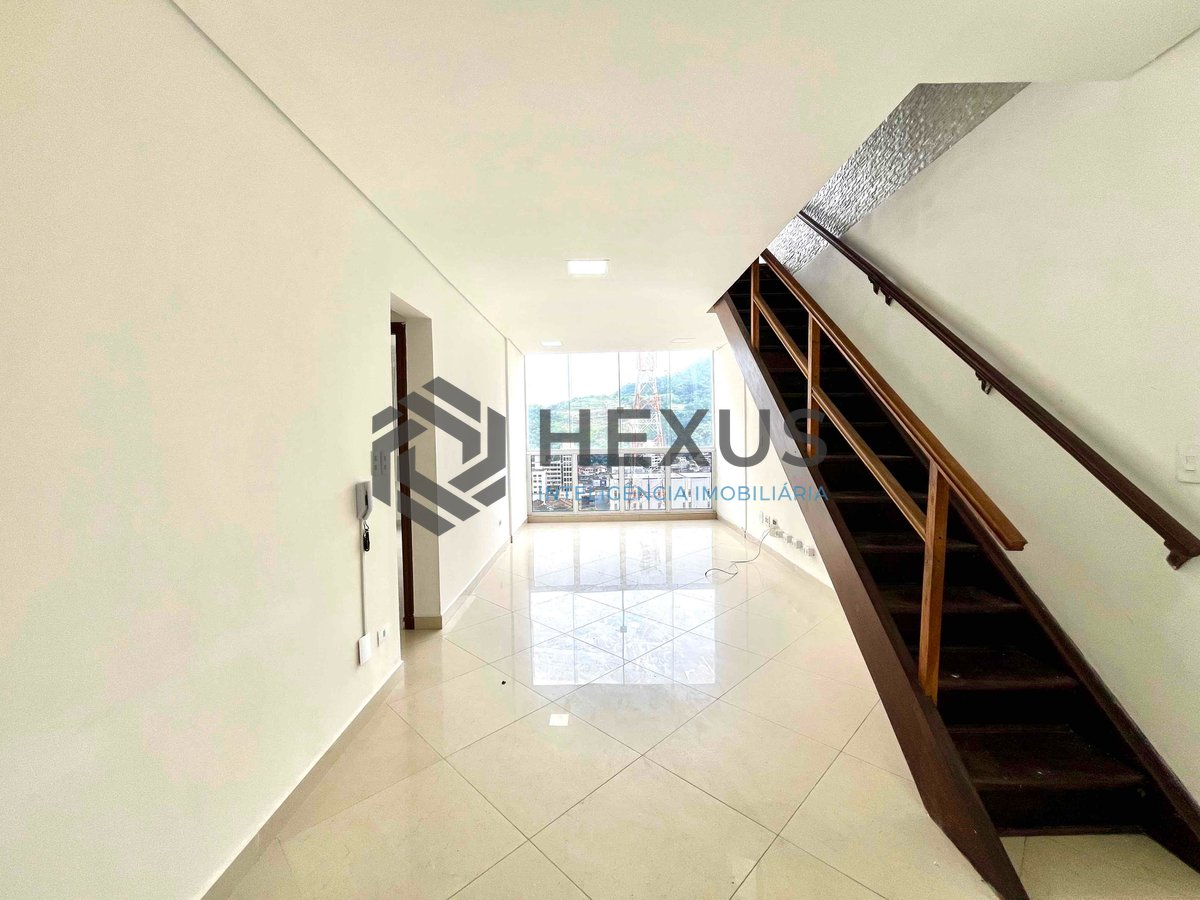 Foto 4 de Cobertura duplex com área gourmet e sauna com hidromassagem a uma quadra da Praia das Pitangueiras de 3 quartos (1 suíte), 1 vaga, Guarujá-SP.