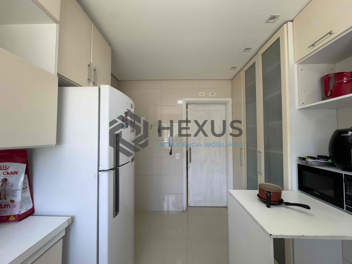 Foto 22 de Apartamento com varanda e lazer a duas quadras da Praia das Pitangueiras, Guaruja