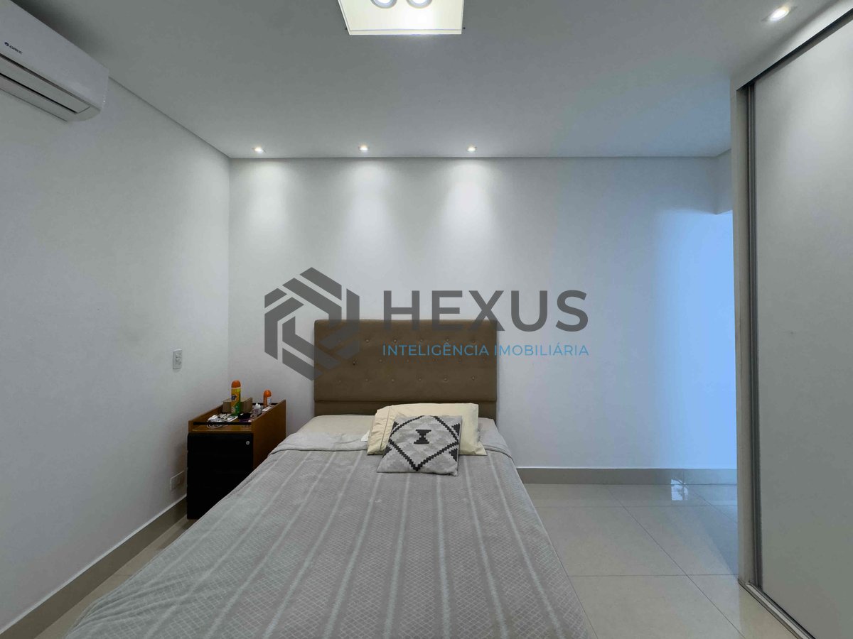 Foto 9 de Apartamento com varanda e lazer a duas quadras da Praia das Pitangueiras, Guaruja