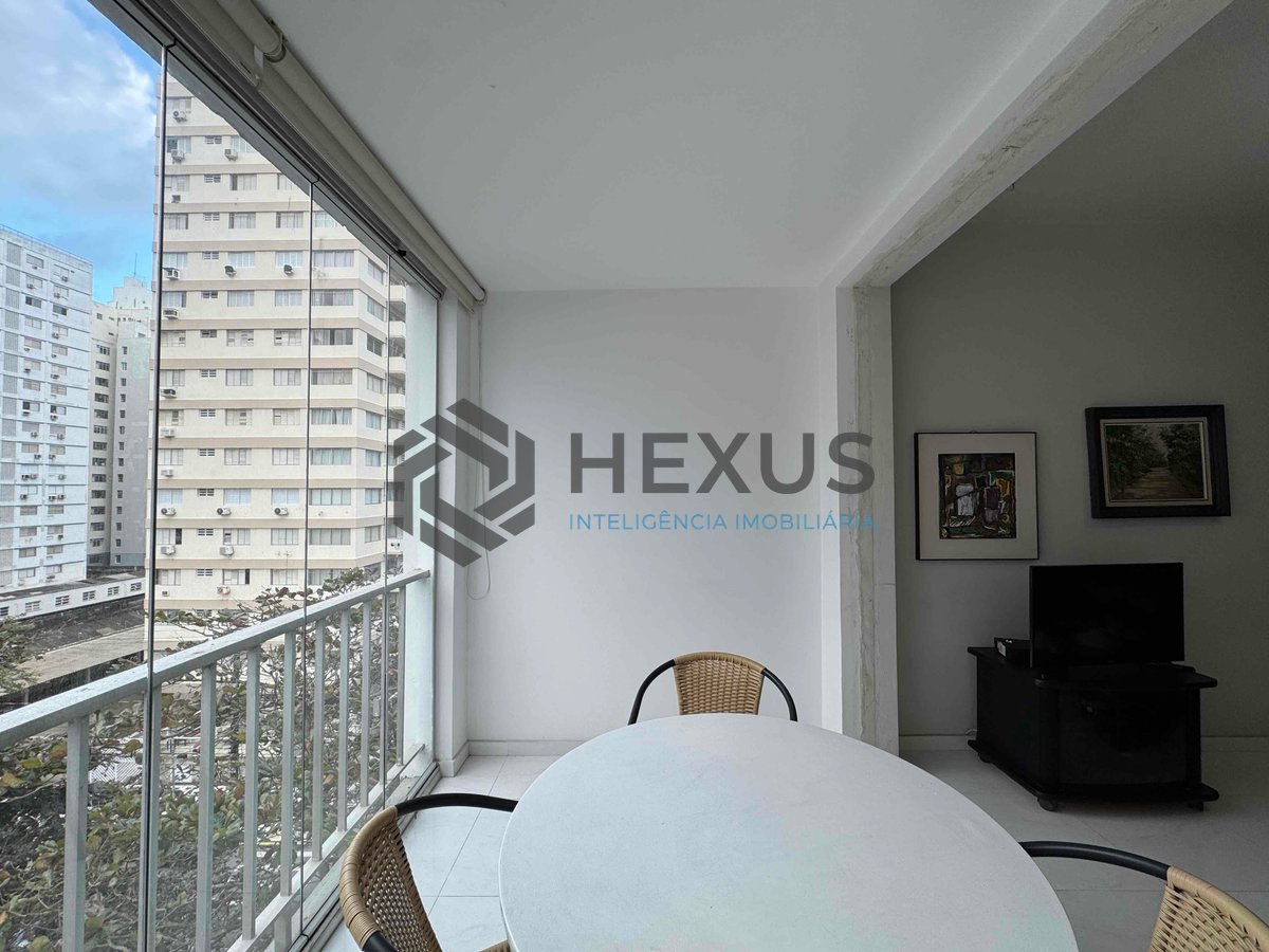 Foto 4 de Apartamento com varanda e vista livre a uma quadra da Praia das Pitangueiras, Guaruja