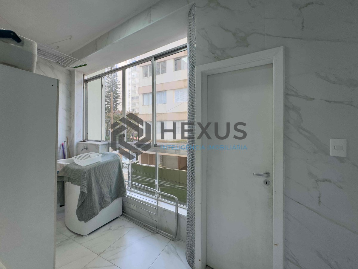 Foto 16 de Apartamento com varanda na quadra mar da Praia das Pitangueiras, Guaruja | Hexus