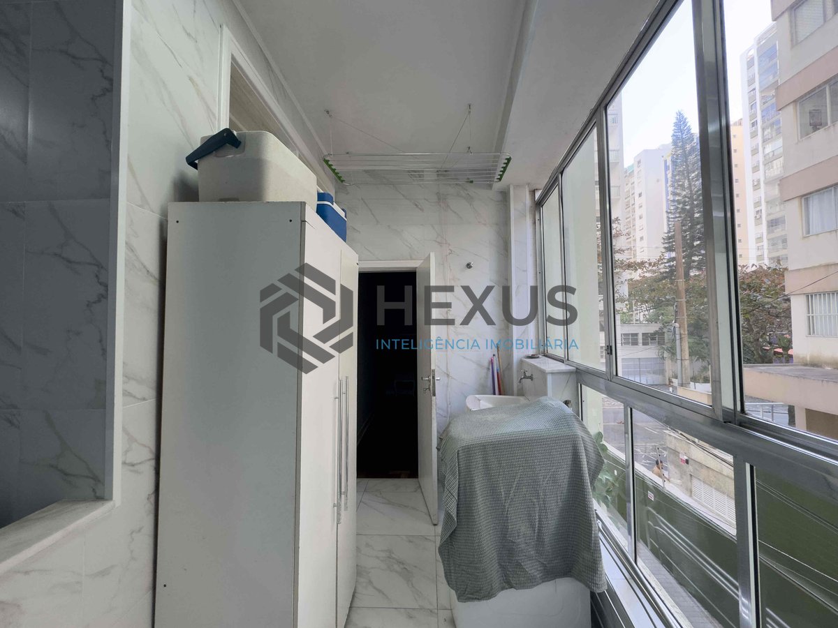 Foto 17 de Apartamento com varanda na quadra mar da Praia das Pitangueiras, Guaruja | Hexus