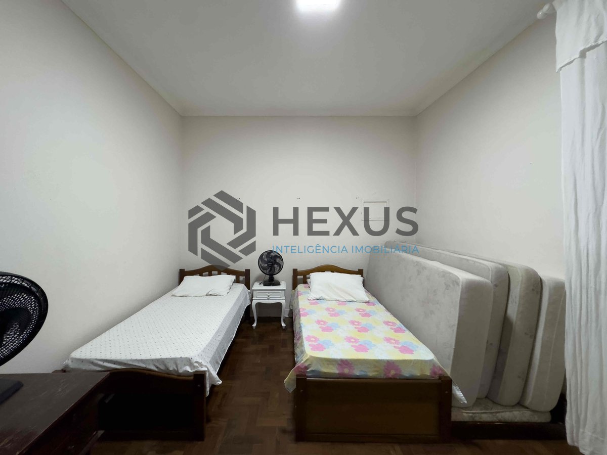 Foto 8 de Apartamento com varanda na quadra mar da Praia das Pitangueiras, Guaruja | Hexus