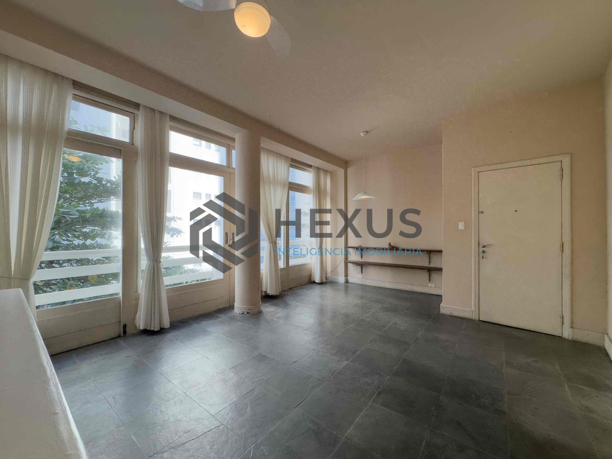 Foto 4 de Apartamento com varanda na beira mar da Praia das Pitangueiras, Guaruja