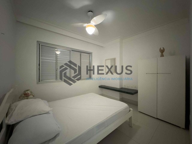Foto 16 de Apartamento com varanda e vista mar na beira mar da Praia das Pitangueiras, Guaruja