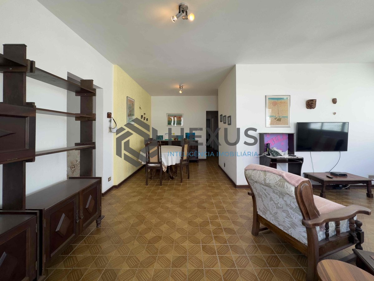 Foto 6 de Apartamento com varanda e vista mar na beira mar da Praia das Pitangueiras, Guaruja