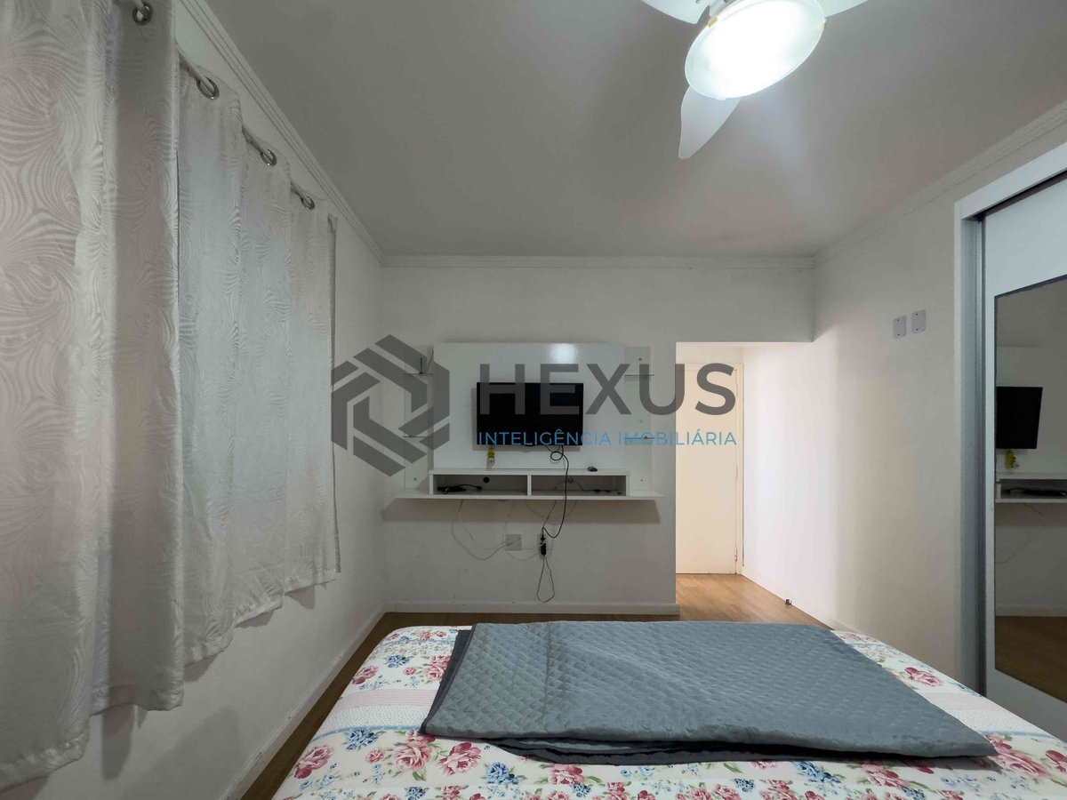 Foto 12 de Apartamento com varanda, reformado, duas quadras da Praia das Pitangueiras, Guaruja - Hexus