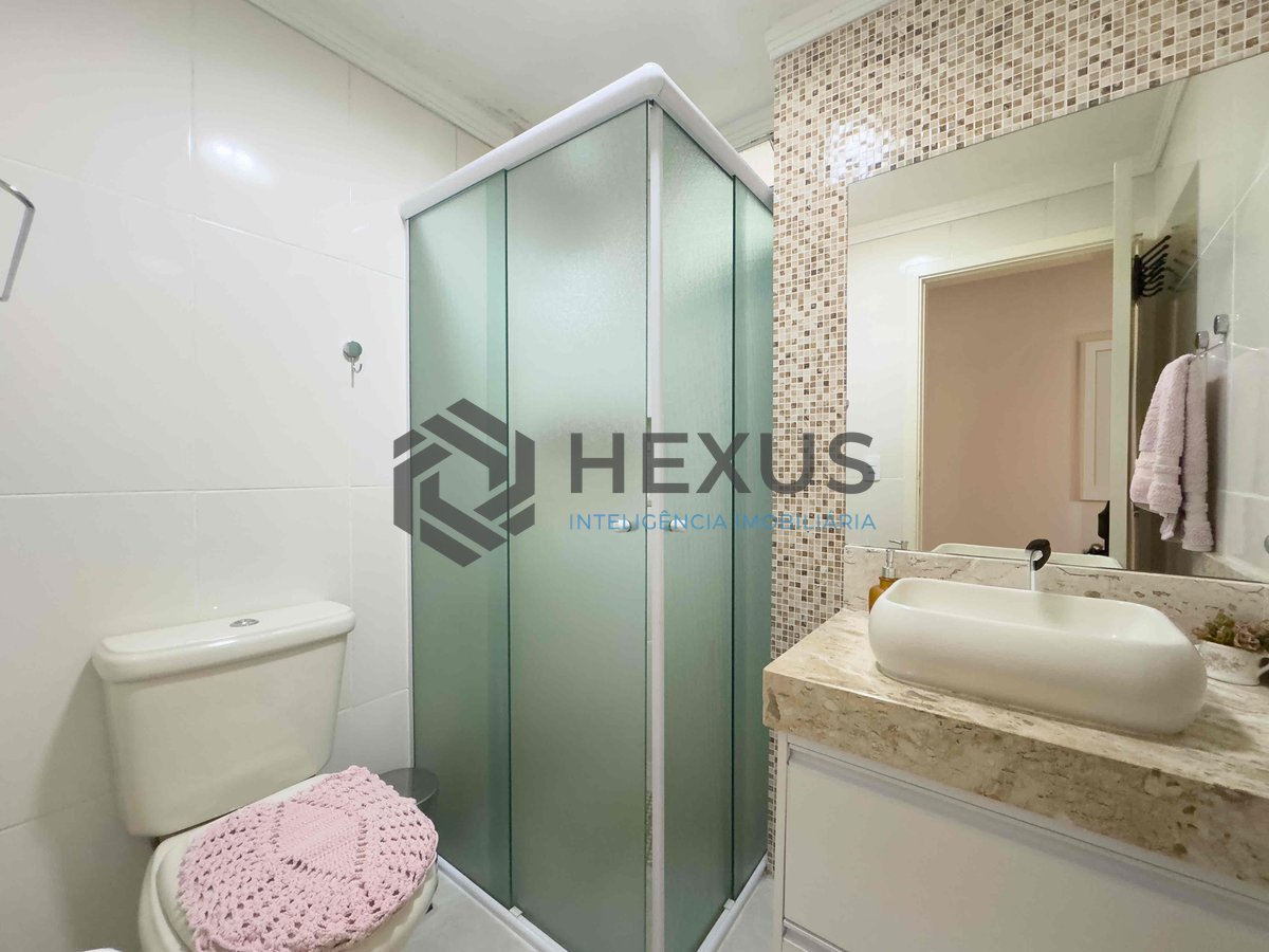 Foto 21 de Apartamento com varanda, reformado, duas quadras da Praia das Pitangueiras, Guaruja - Hexus