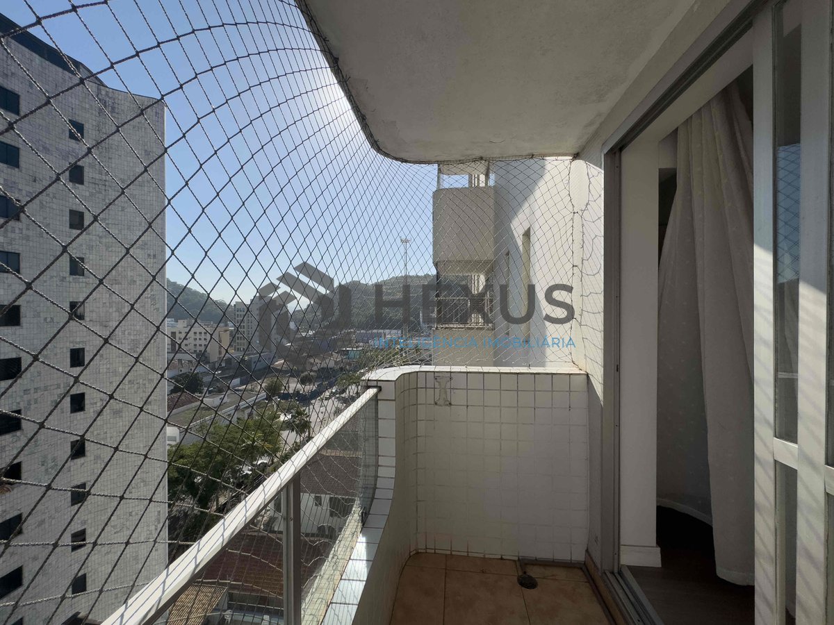 Foto 8 de Apartamento com varanda, reformado, duas quadras da Praia das Pitangueiras, Guaruja - Hexus