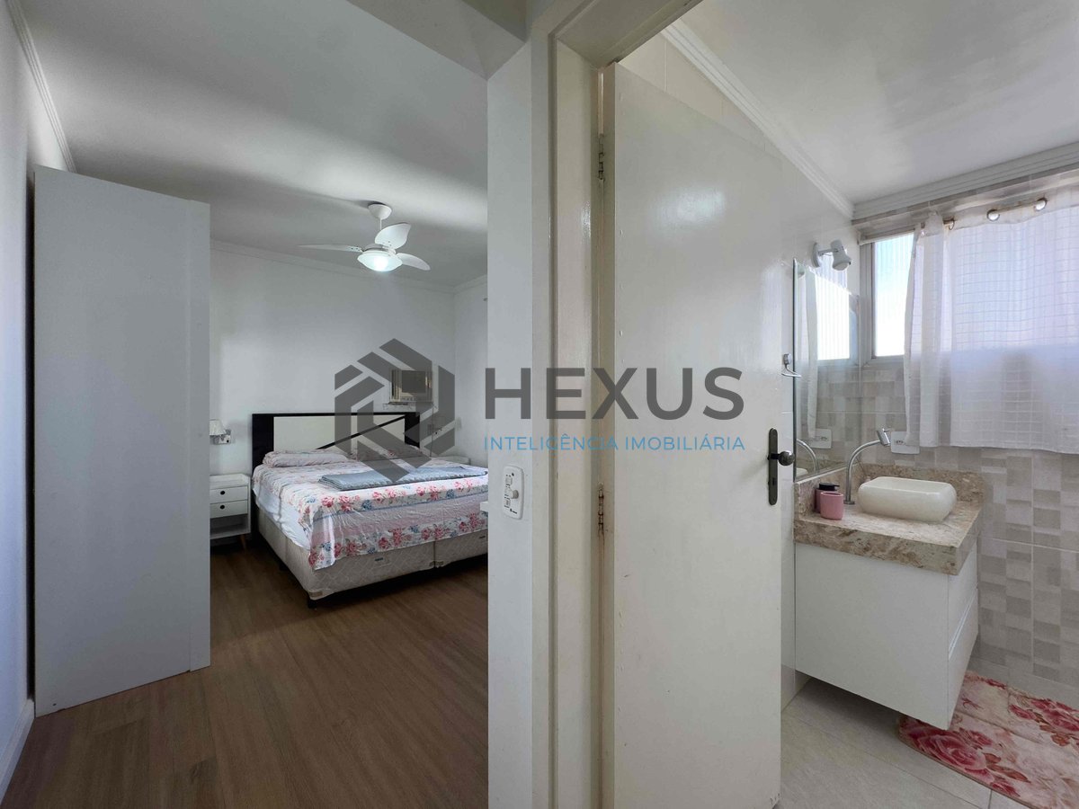 Foto 9 de Apartamento com varanda, reformado, duas quadras da Praia das Pitangueiras, Guaruja - Hexus