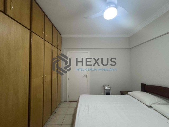 Foto 17 de Apartamento com varanda, reformado, a duas quadras da Praia das Pitangueiras, Guaruja
