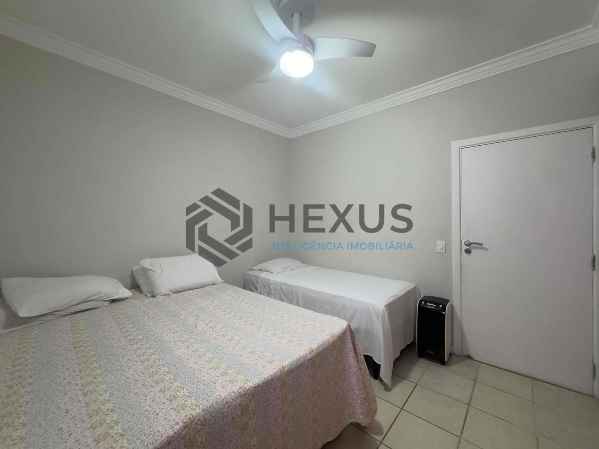Foto 19 de Apartamento com varanda, reformado, a duas quadras da Praia das Pitangueiras, Guaruja