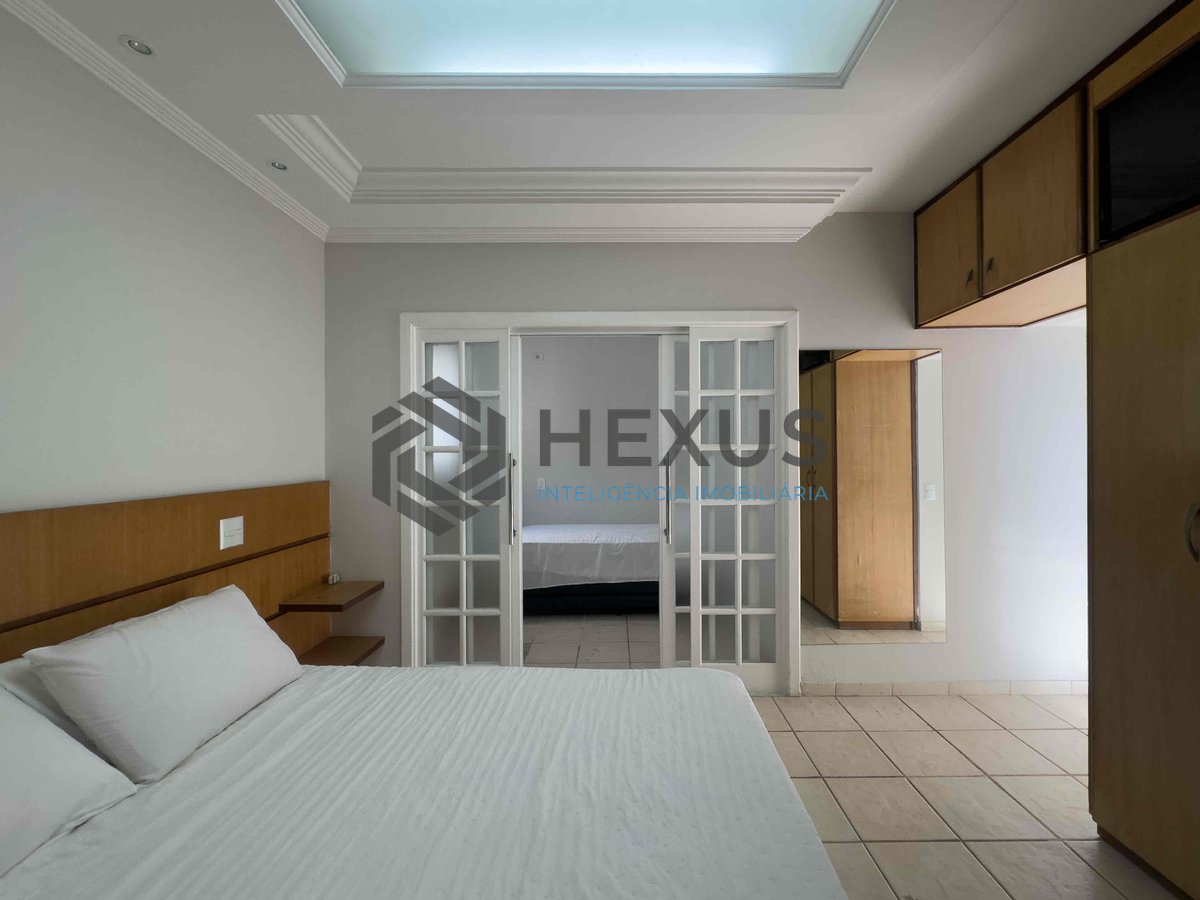 Foto 10 de Apartamento com varanda, reformado, a duas quadras da Praia das Pitangueiras, Guaruja