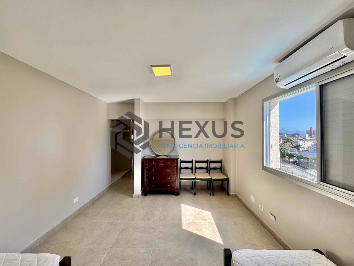 Foto 19 de Apartamento frente mar reformado com varanda na Praia das Asturias, Guaruja