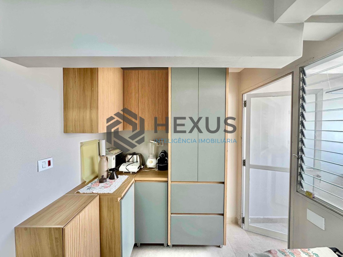Foto 30 de Apartamento frente mar reformado com varanda na Praia das Asturias, Guaruja