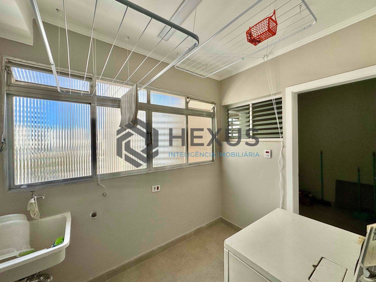 Foto 33 de Apartamento frente mar reformado com varanda na Praia das Asturias, Guaruja