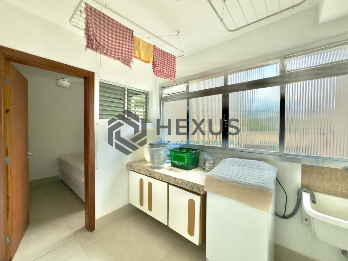 Foto 34 de Apartamento reformado frente mar com varanda vista mar na Praia das Asturias, Guaruja