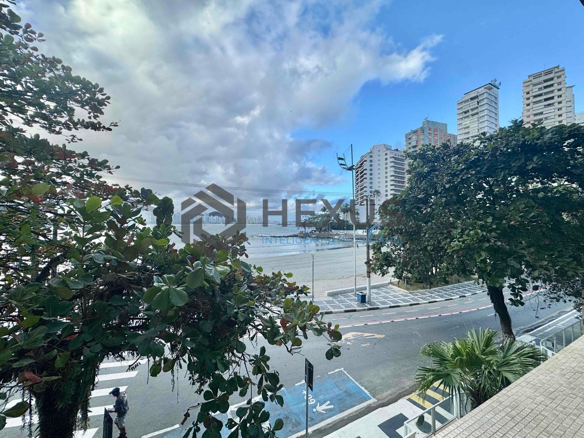 Foto 10 de Apartamento frente mar reformado com varanda vista mar na Praia das Asturias, Guaruja