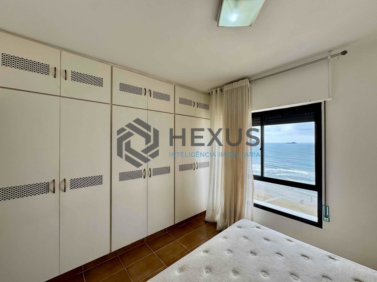 Foto 13 de Apartamento frente mar com varanda vista mar na Praia das Asturias, Guaruja