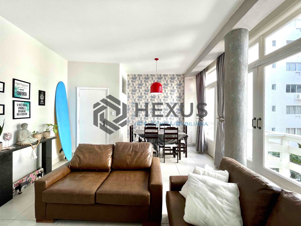 Foto 6 de Apartamento com varanda e vista mar na quadra-mar da Praia das Pitangueiras de 3 quartos, 1 vaga, Guarujá-SP.