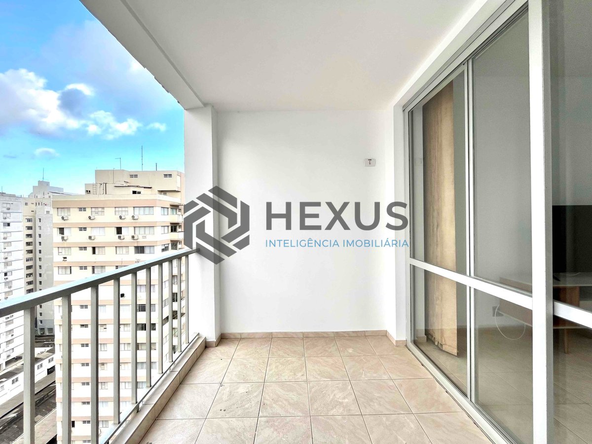 Foto 2 de Apartamento frente rua com varanda a uma quadra da Praia das Pitangueiras, Guaruja