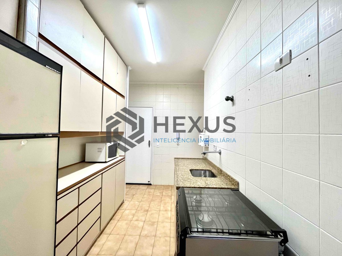 Foto 17 de Apartamento frente rua com varanda a uma quadra da Praia das Pitangueiras, Guaruja