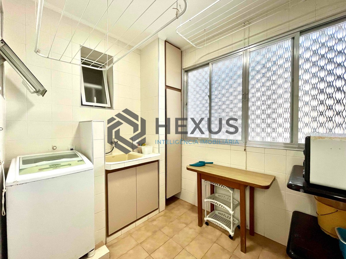 Foto 18 de Apartamento frente rua com varanda a uma quadra da Praia das Pitangueiras, Guaruja