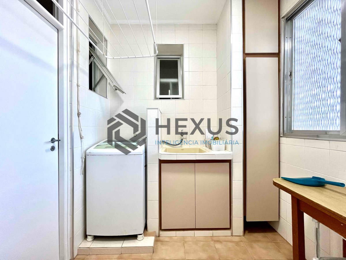 Foto 19 de Apartamento frente rua com varanda a uma quadra da Praia das Pitangueiras, Guaruja