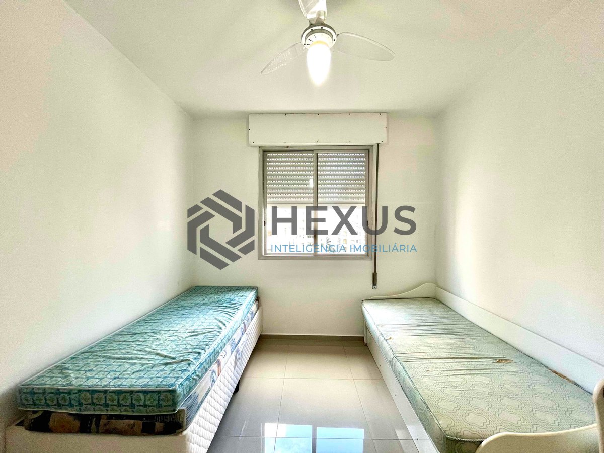 Foto 10 de Apartamento com varanda a uma quadra da Praia das Pitangueiras de 2 quartos, 1 vaga, Guarujá-SP.