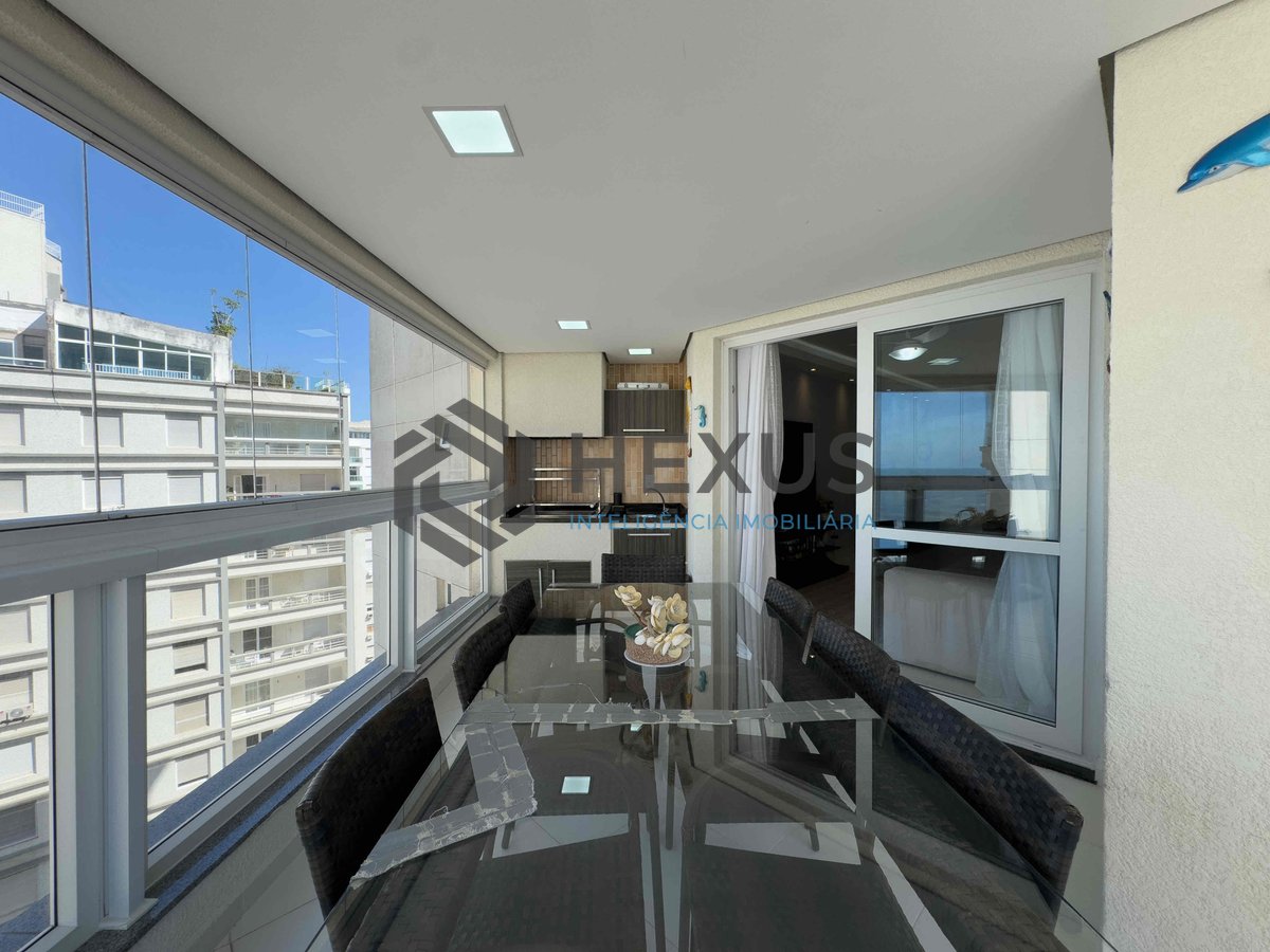 Foto 5 de Apartamento com varanda gourmet vista mar e lazer na beira mar da Praia das Pitangueiras, Guaruja